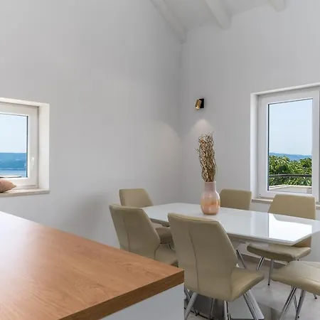 New! King With Private Pool With Hydromassage, 4 Bedrooms, 3km From Sea And Town Villa *