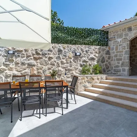 New! King With Private Pool With Hydromassage, 4 Bedrooms, 3km From Sea And Town Villa Omis