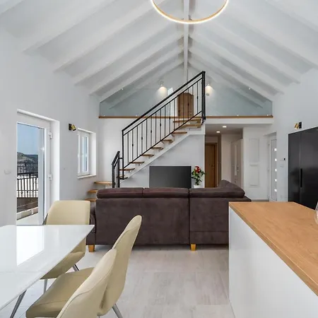 Villa New! King With Private Pool With Hydromassage, 4 Bedrooms, 3km From Sea And Town *