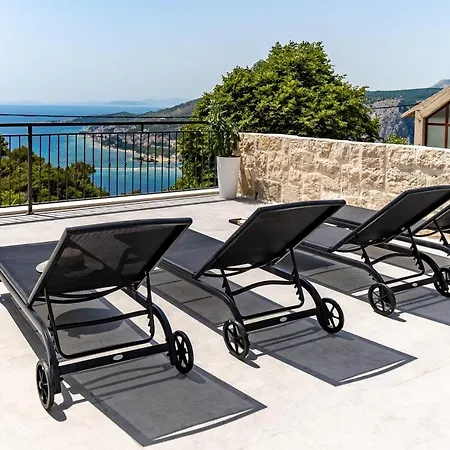 New! King With Private Pool With Hydromassage, 4 Bedrooms, 3km From Sea And Town Villa *