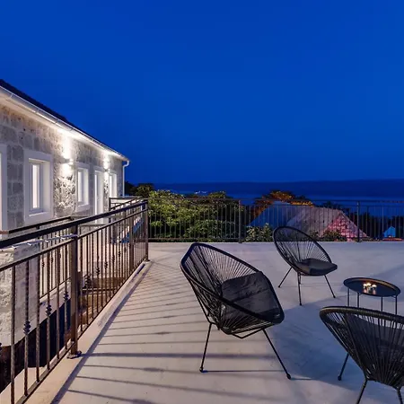 Villa New! King With Private Pool With Hydromassage, 4 Bedrooms, 3km From Sea And Town