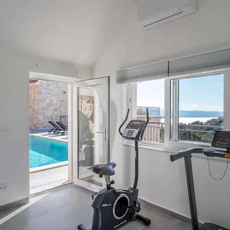 New! King With Private Pool With Hydromassage, 4 Bedrooms, 3km From Sea And Town Villa Omis